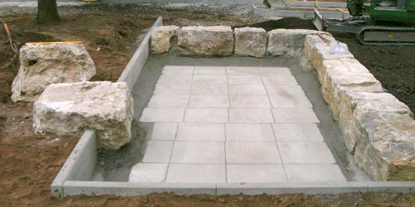 Aschaffenburg, Hefner-Alteneck-Quartier, Sandkasten mit Grabeschutz